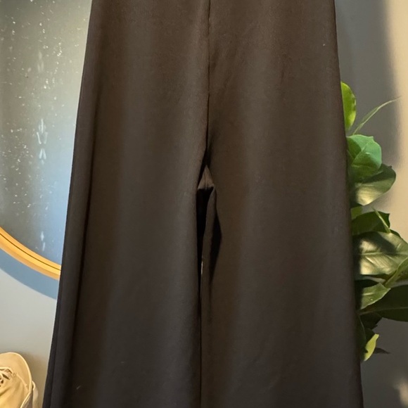 Elegant Black Strapless Jumpsuit - Picture 6 of 7